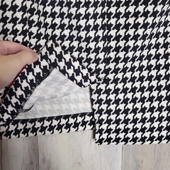 🛍Michael Kors Black White Houndstooth Print‎ Short Pencil Skirt Womens Size 4 - Picture 3 of 7